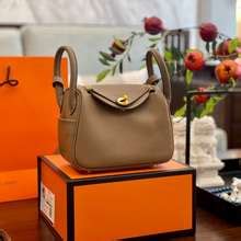 model tas merek hermes terbaru|bag Hermes harga.